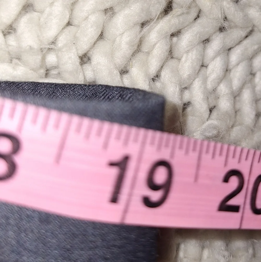 Lauren Ralph Lauren Men's Wool Blend Tan Pants In A Size 38×31. EUC.